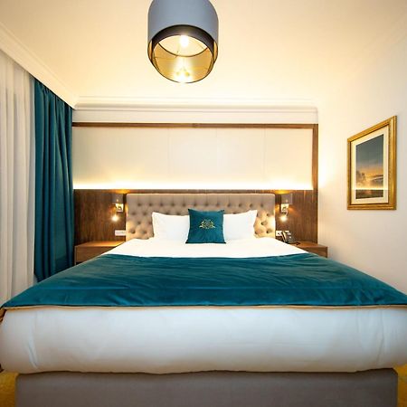 Grand Hotel Belushi Boge Ngoại thất bức ảnh