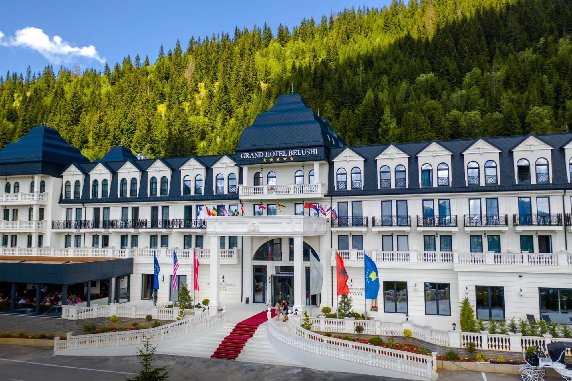 Grand Hotel Belushi Boge Ngoại thất bức ảnh
