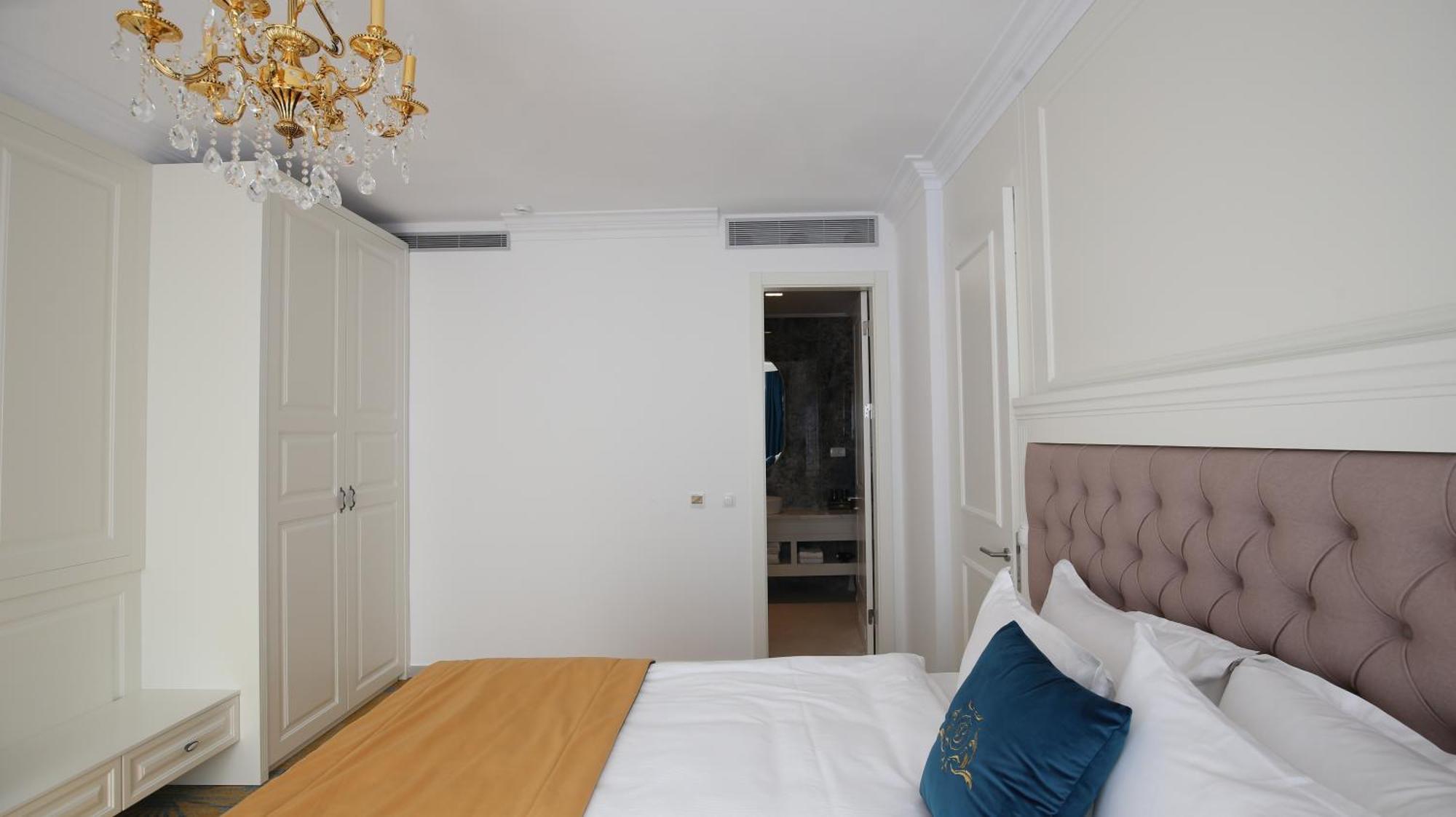 Grand Hotel Belushi Boge Ngoại thất bức ảnh
