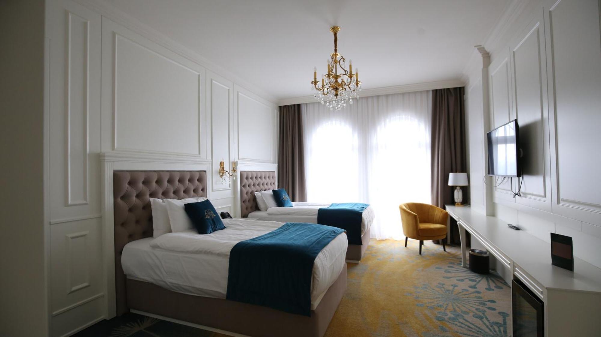 Grand Hotel Belushi Boge Ngoại thất bức ảnh