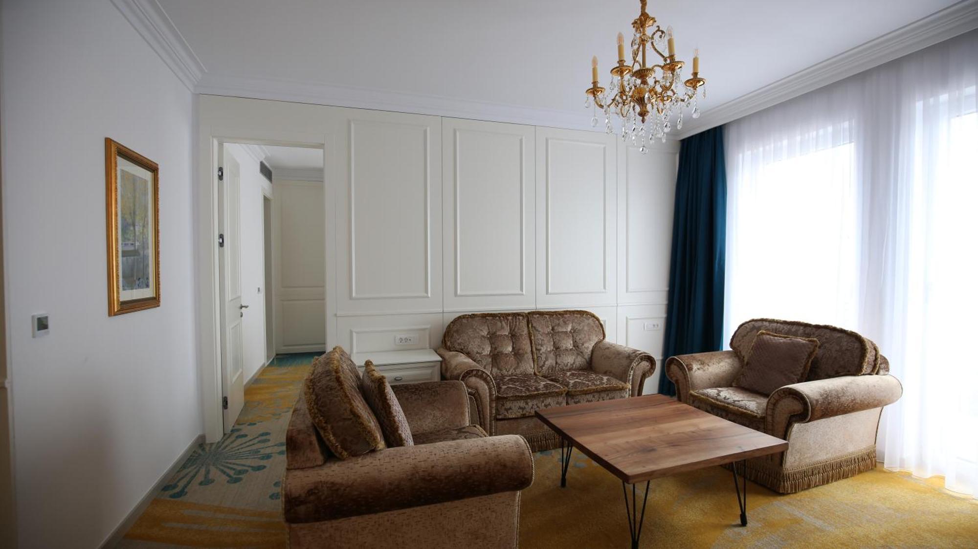 Grand Hotel Belushi Boge Ngoại thất bức ảnh