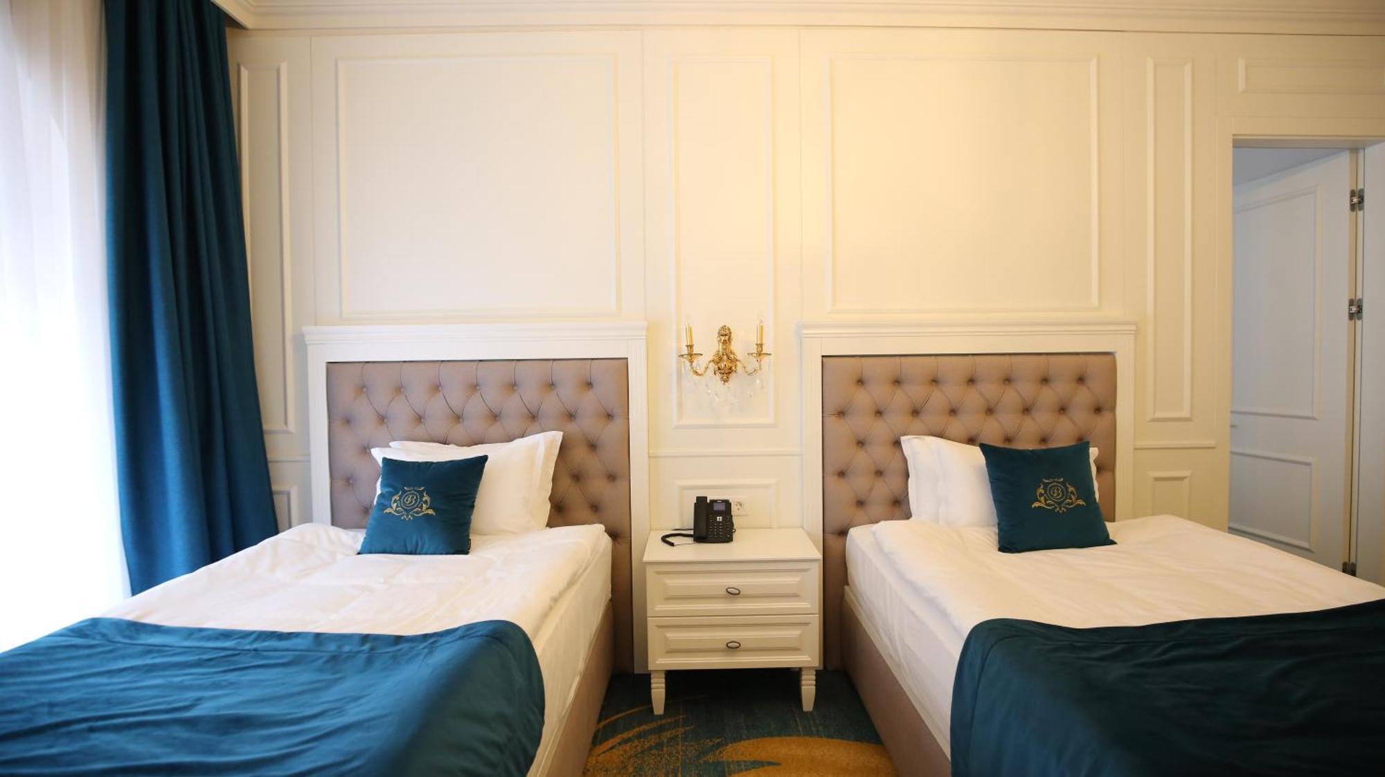 Grand Hotel Belushi Boge Ngoại thất bức ảnh