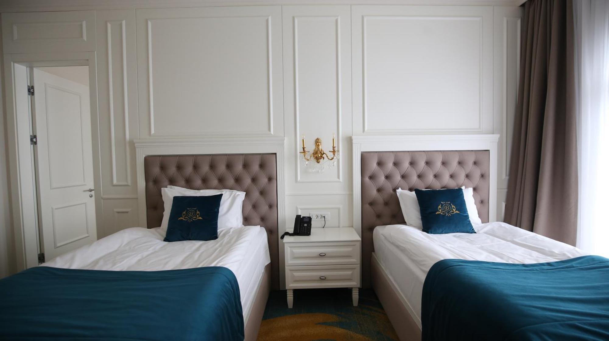 Grand Hotel Belushi Boge Ngoại thất bức ảnh