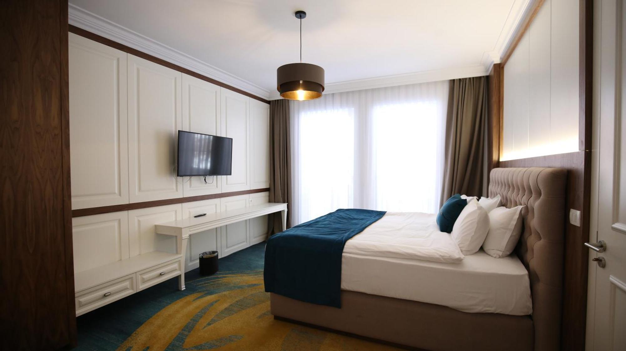 Grand Hotel Belushi Boge Ngoại thất bức ảnh