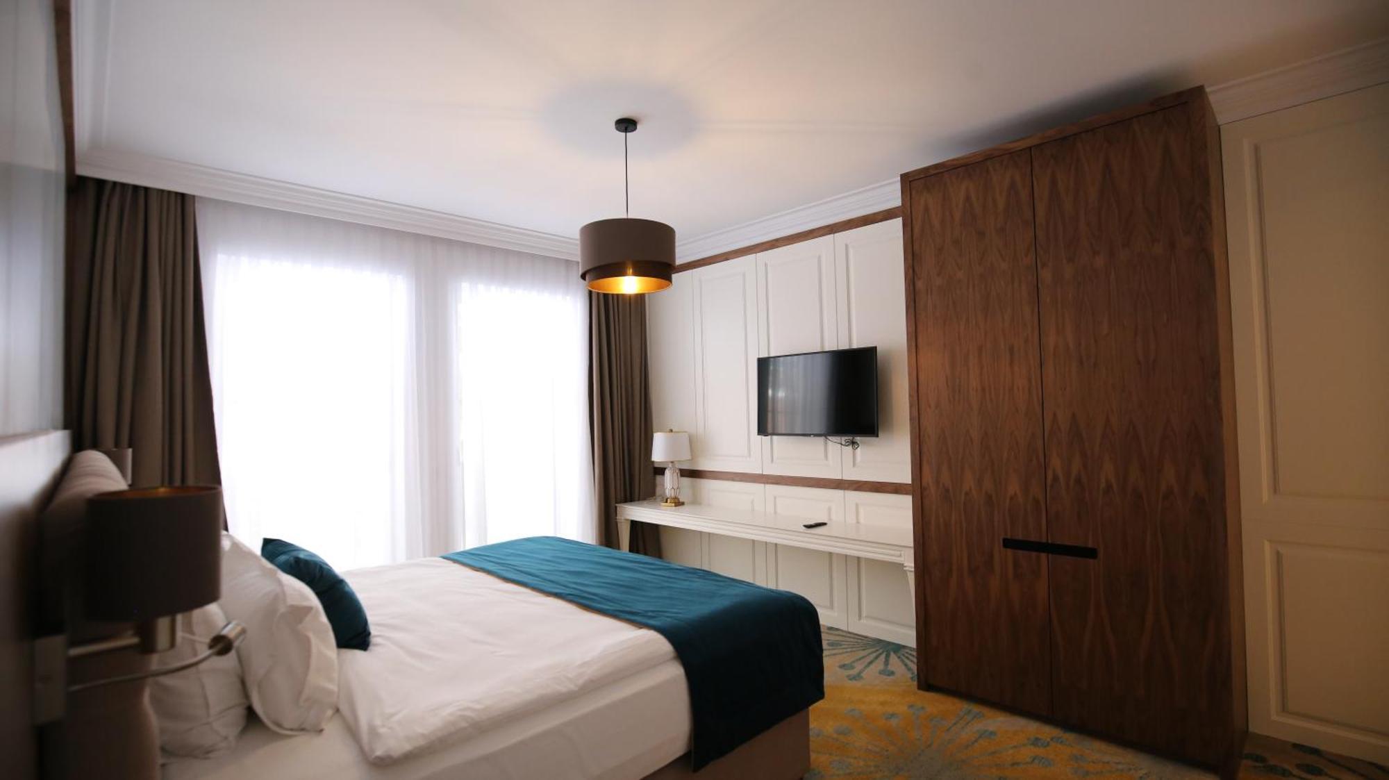 Grand Hotel Belushi Boge Ngoại thất bức ảnh