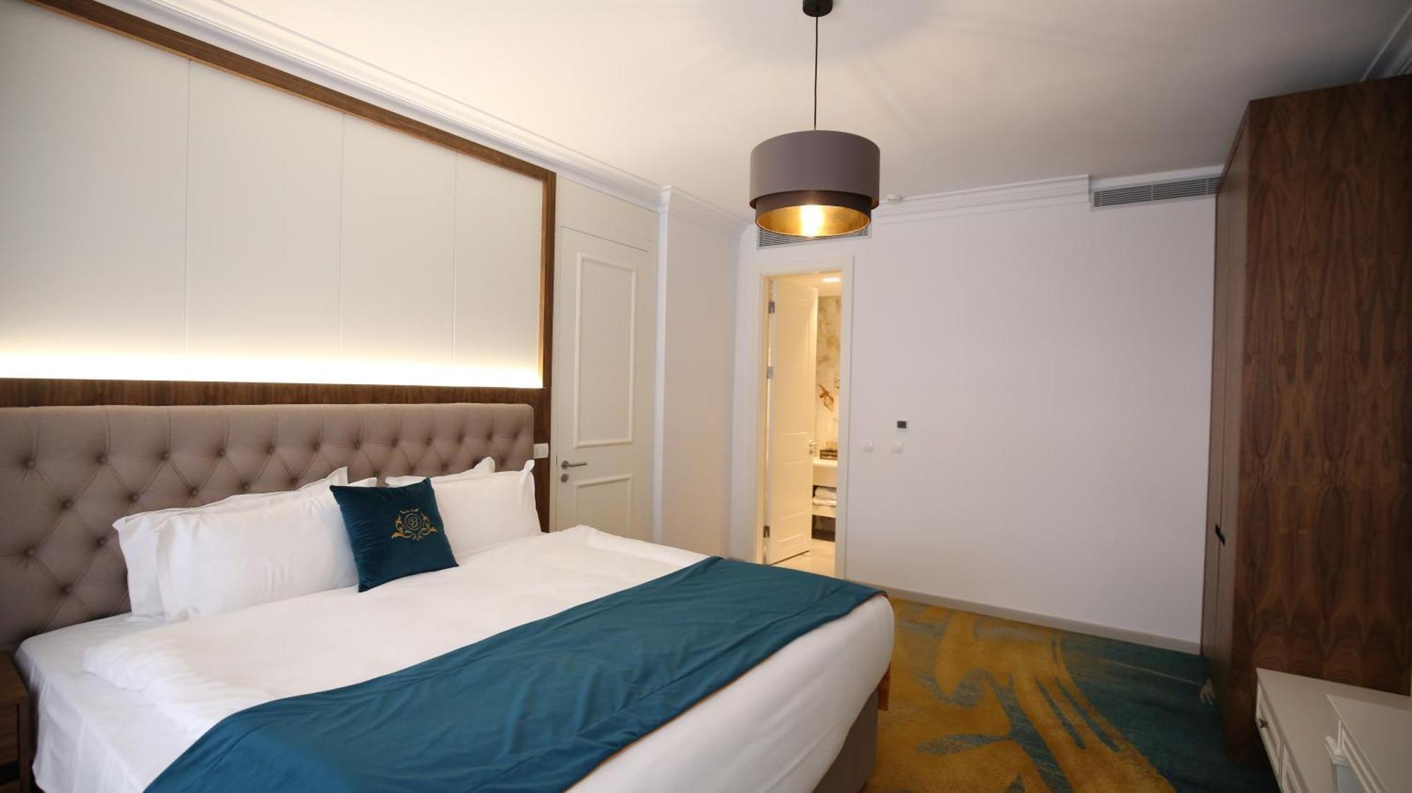 Grand Hotel Belushi Boge Ngoại thất bức ảnh