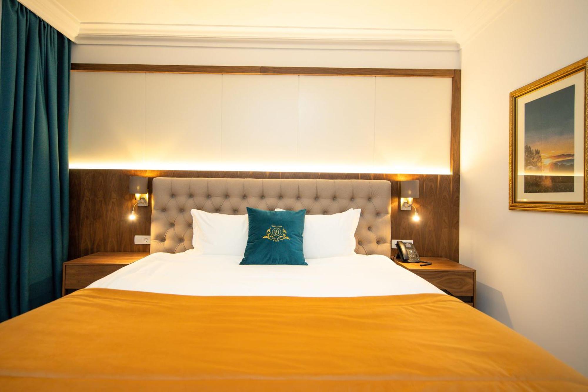 Grand Hotel Belushi Boge Ngoại thất bức ảnh