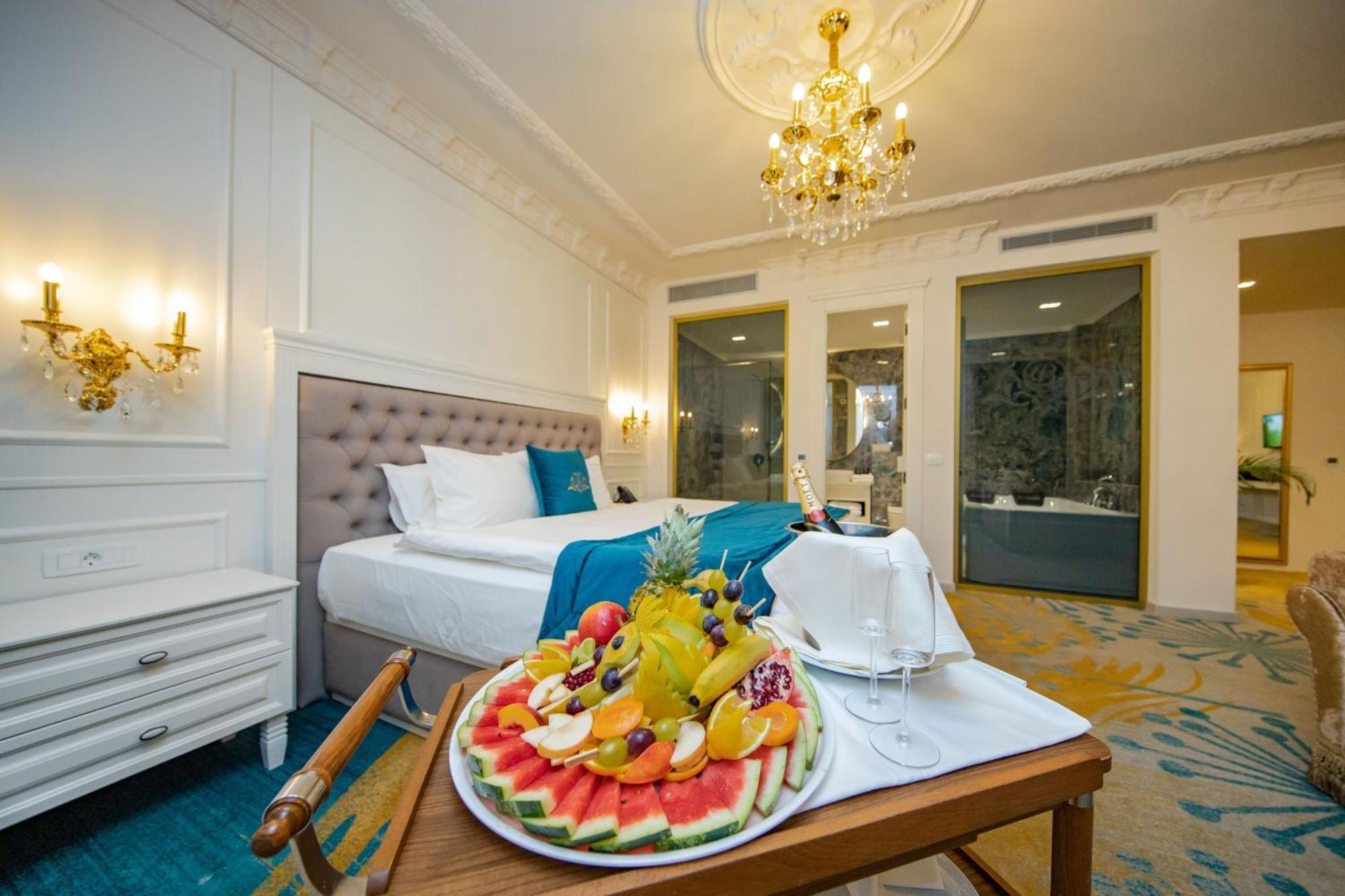 Grand Hotel Belushi Boge Ngoại thất bức ảnh
