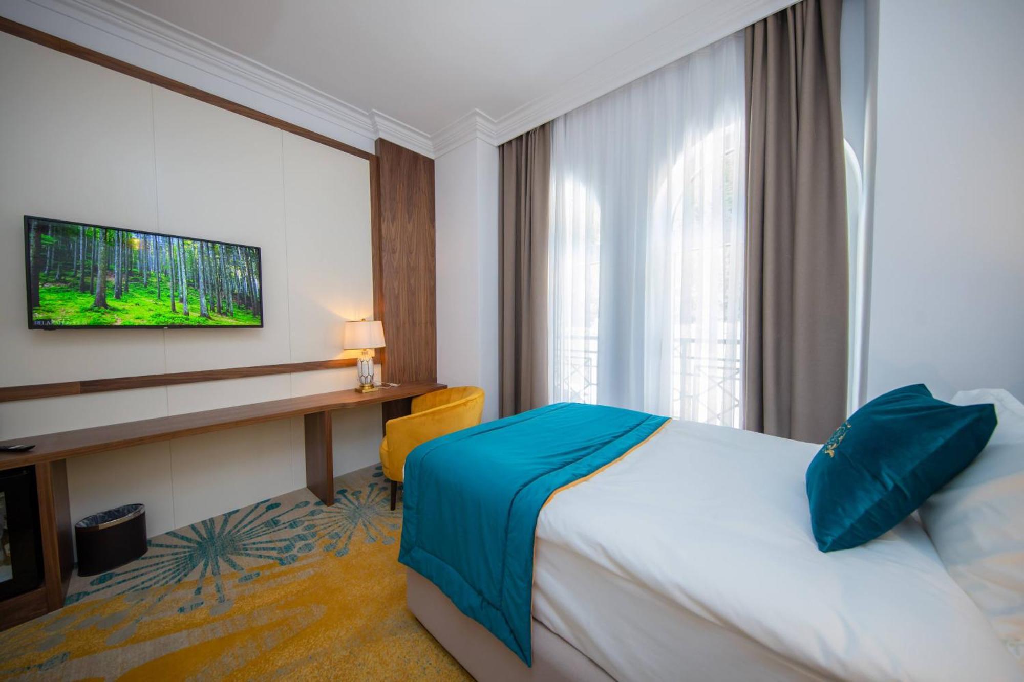 Grand Hotel Belushi Boge Ngoại thất bức ảnh