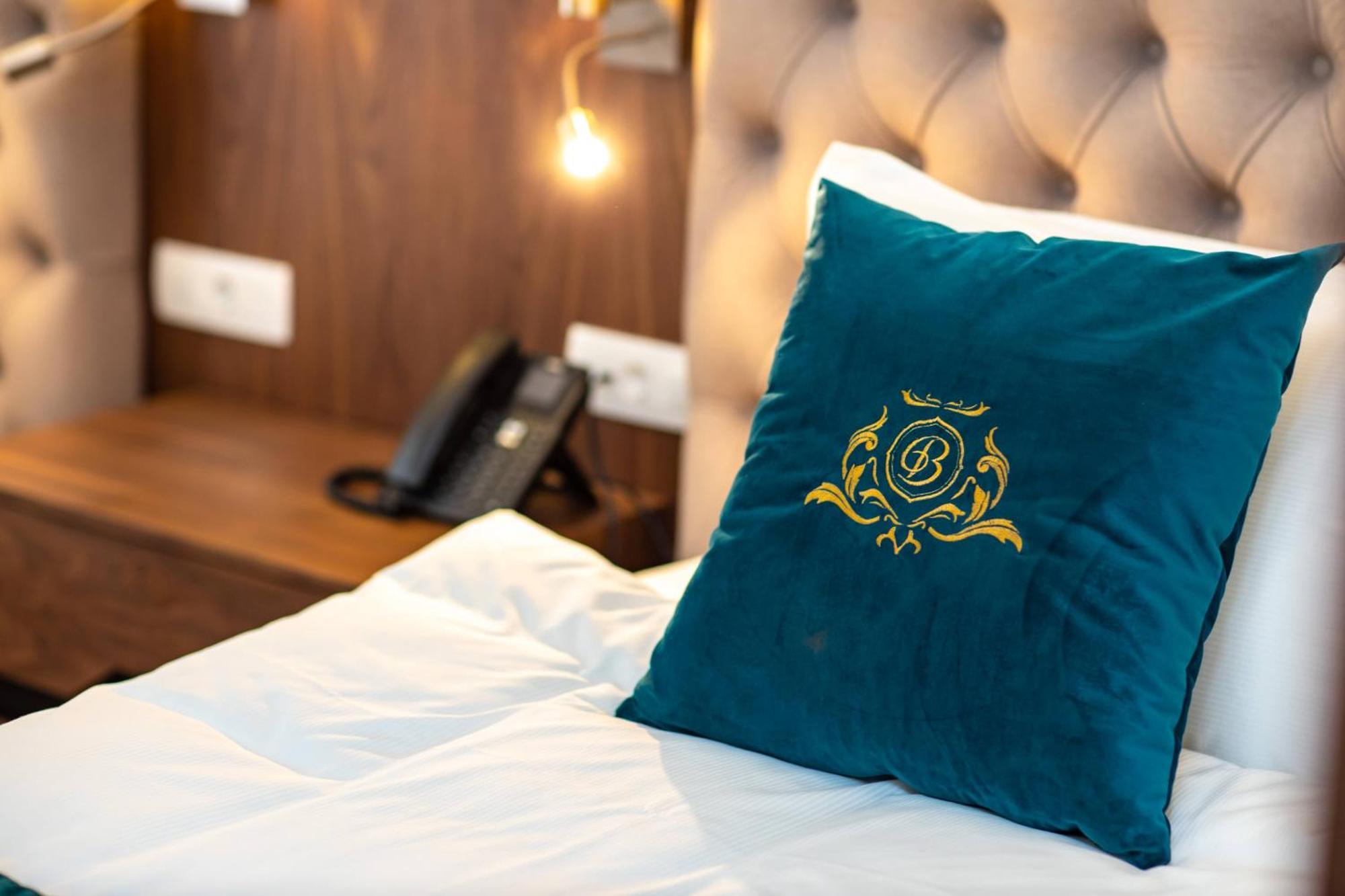 Grand Hotel Belushi Boge Ngoại thất bức ảnh