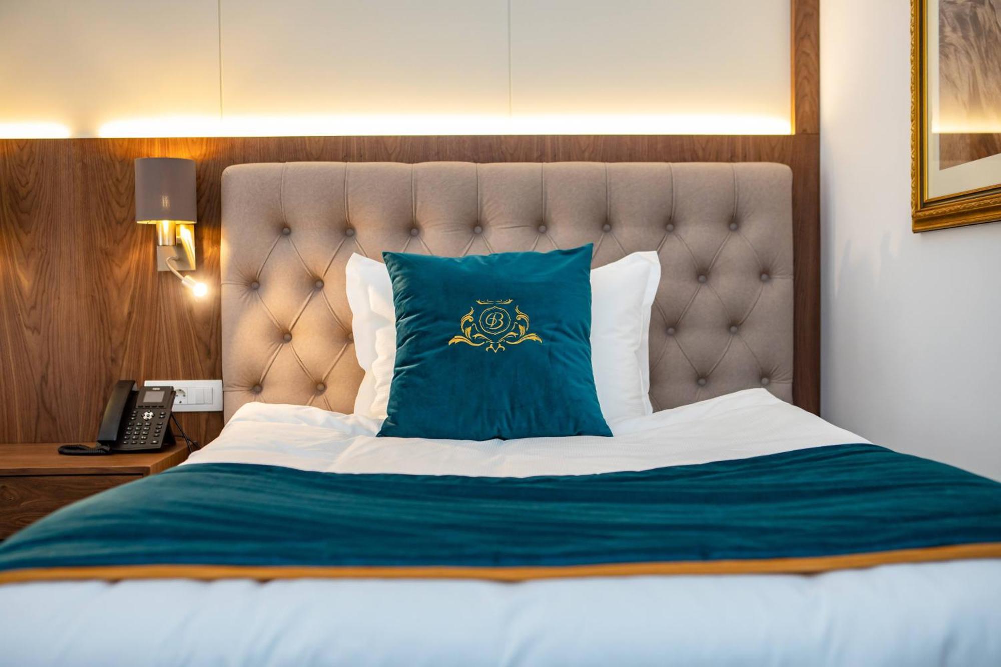 Grand Hotel Belushi Boge Ngoại thất bức ảnh