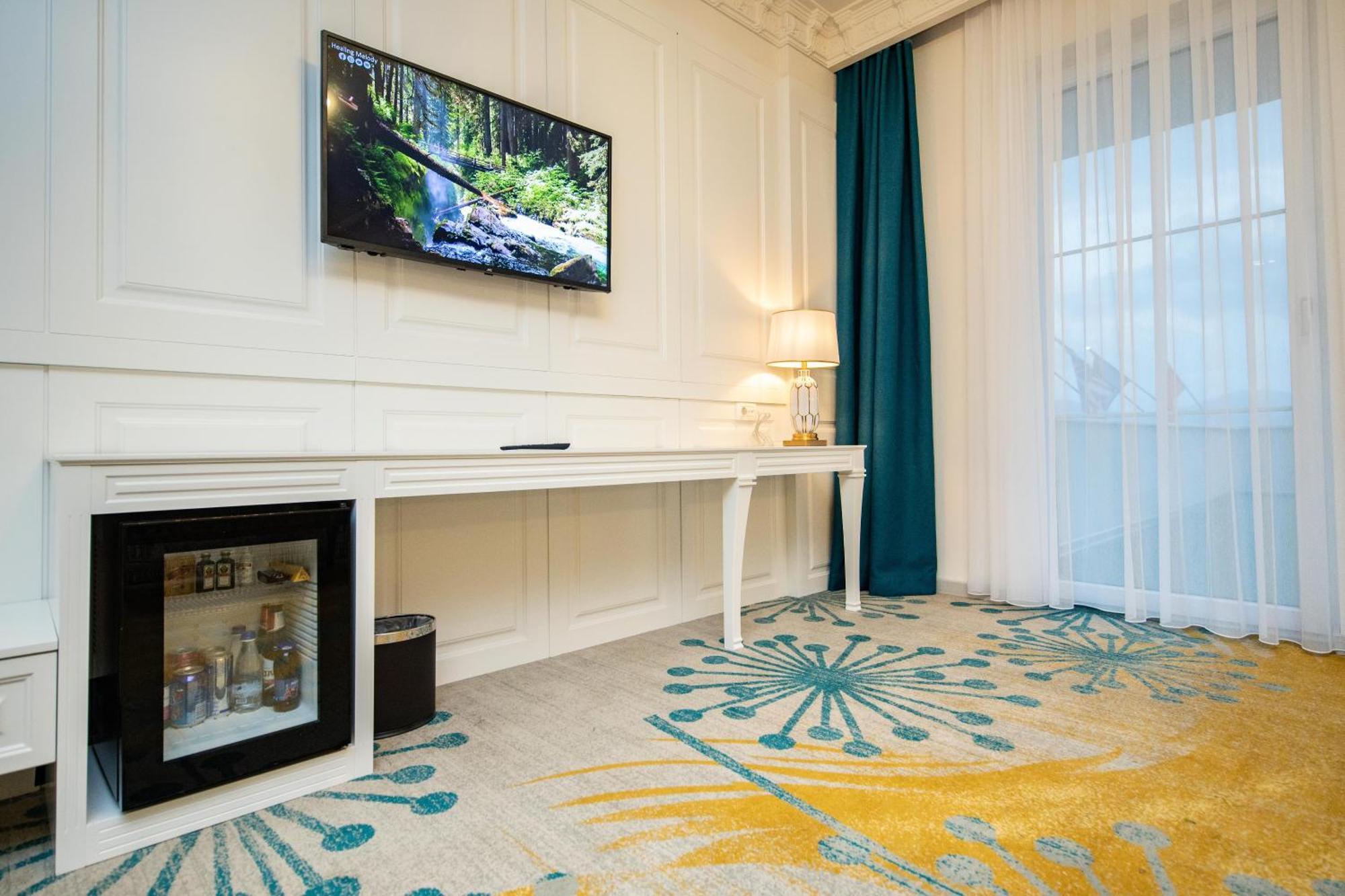 Grand Hotel Belushi Boge Ngoại thất bức ảnh